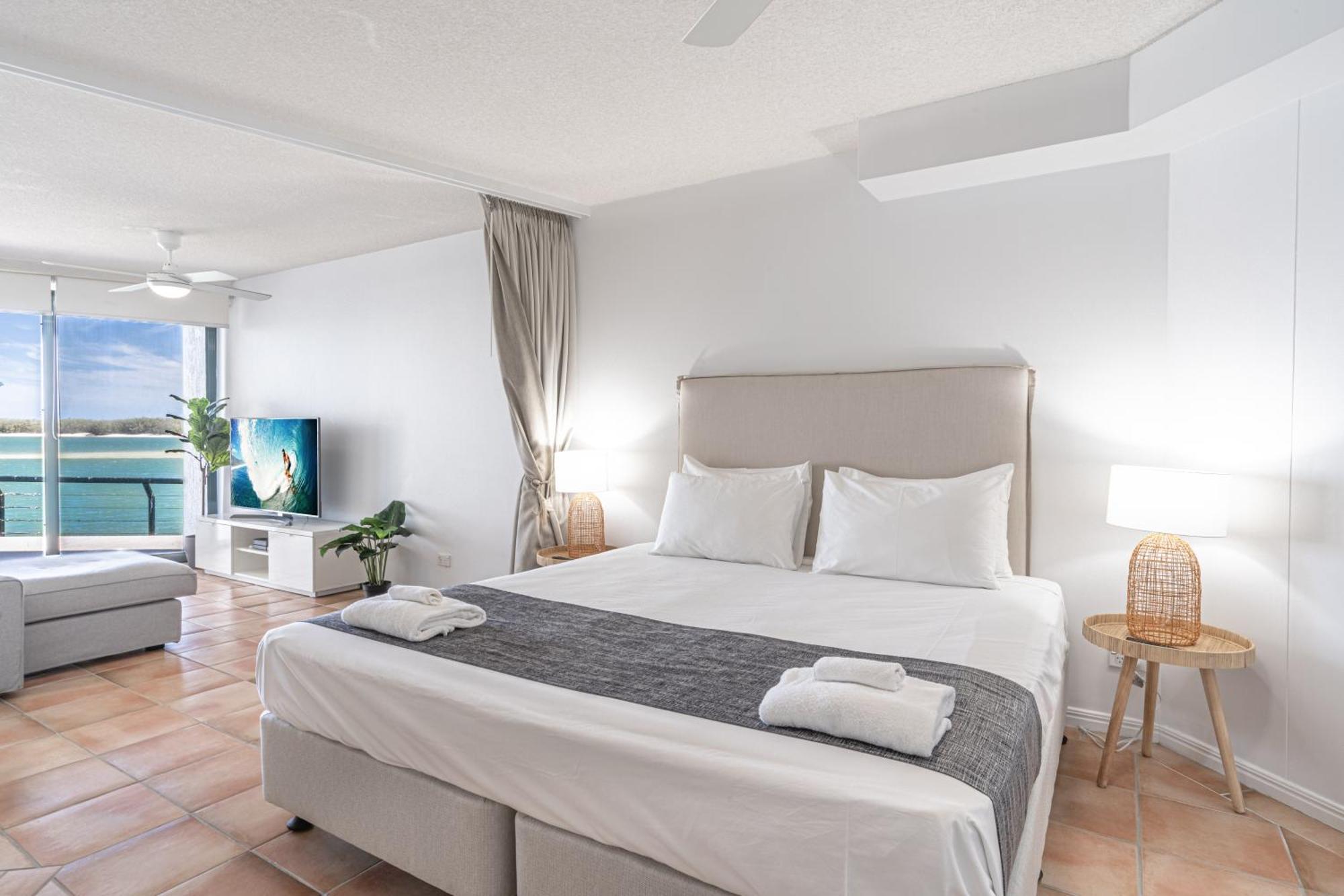 La Promenade Aparthotel