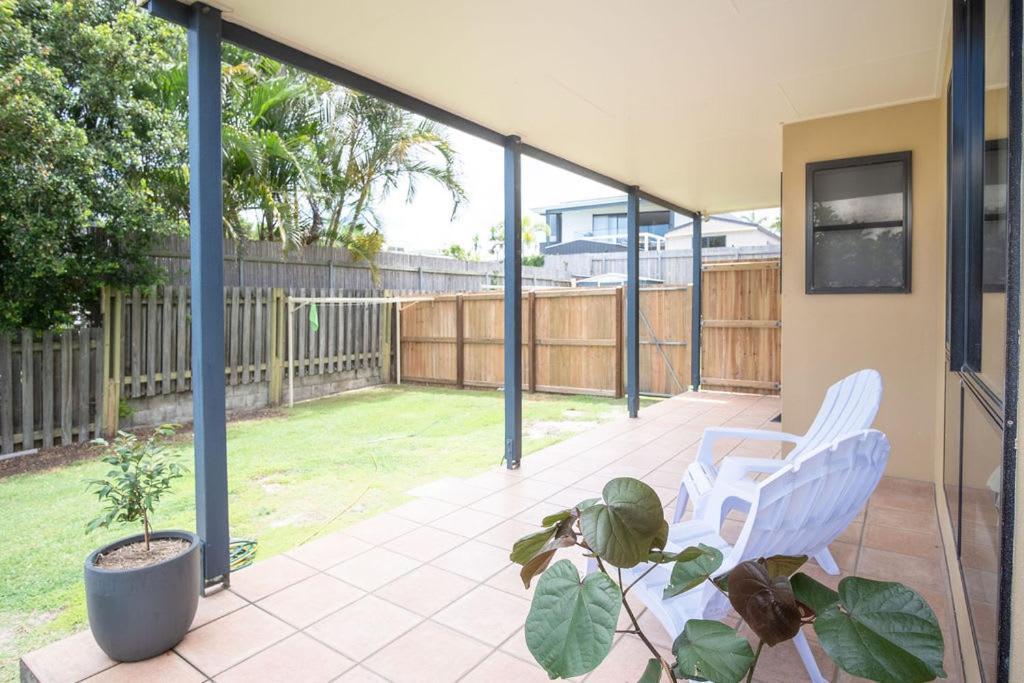 Stones Throw To Shelly Beach, Pet Friendly! Caloundra