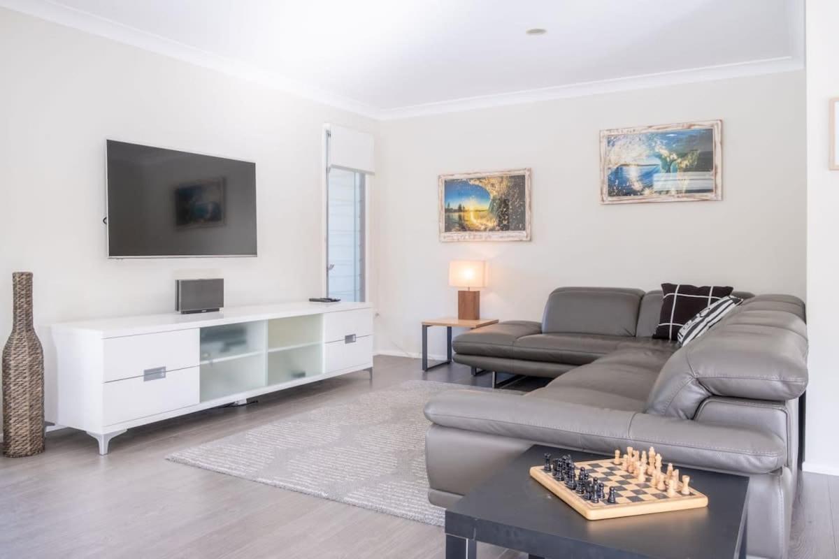 Holiday home Moffat Beach, Large Families & Friends Unite Here! Caloundra
