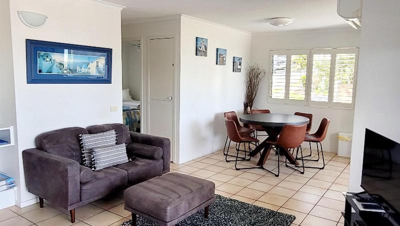 Joanne 3* Caloundra