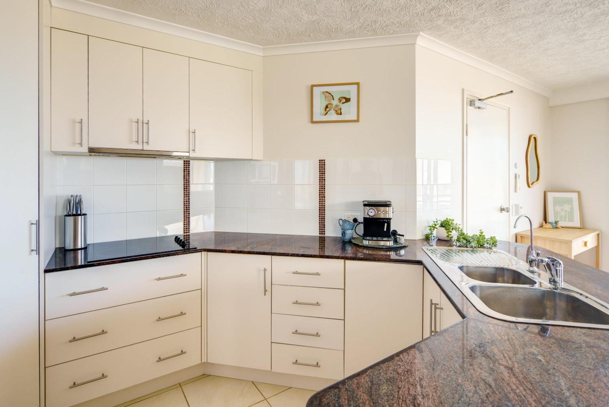 Kokomo Coastal Charm In Happy Valley Apartment