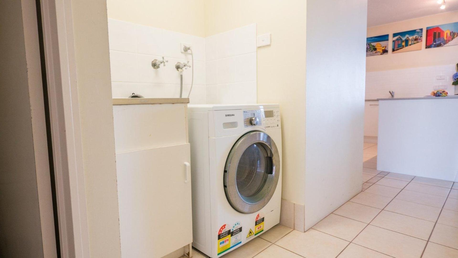 Monterey Unit 16 27 Warne Terrace Kings Apartment