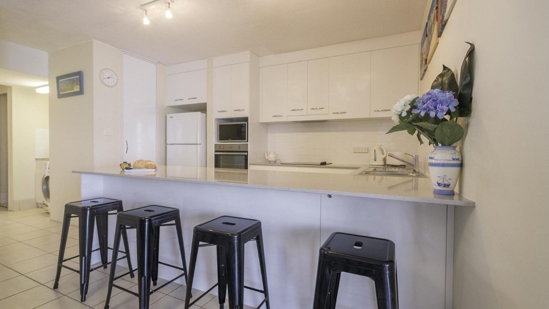 Monterey Unit 16 27 Warne Terrace Kings