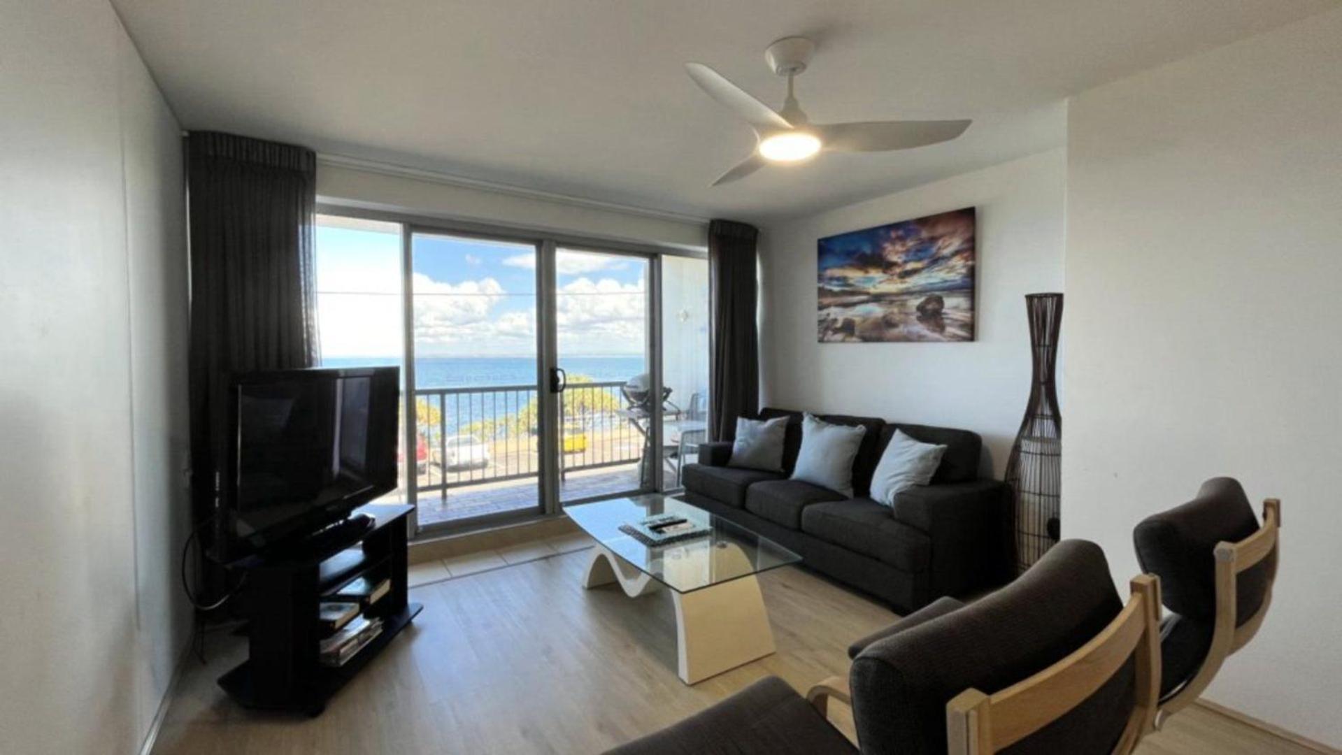 Waterfront, Excellent Ocean & Shipping Lane View * Caloundra