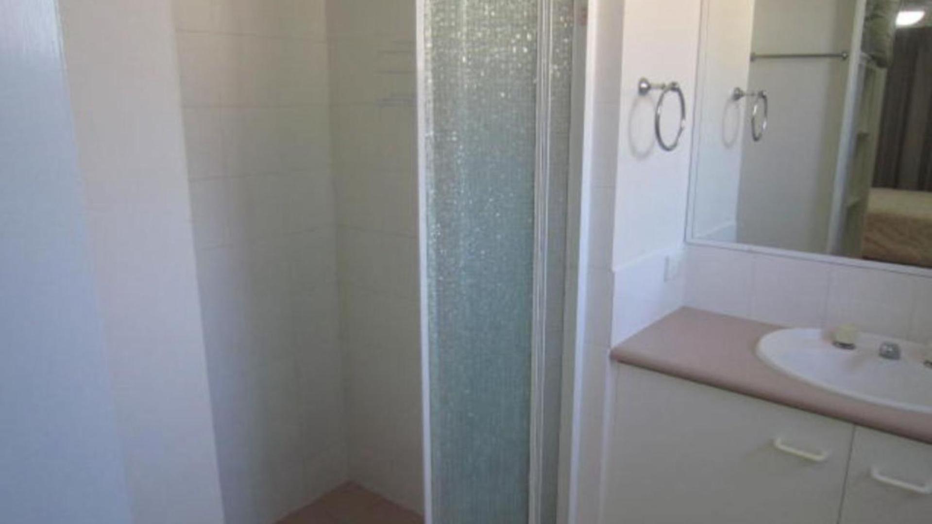 Solaris Court Unit 2 * Caloundra