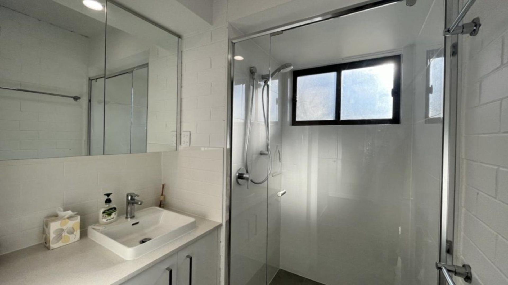 Apartment Moreton Sands Unit 1 *