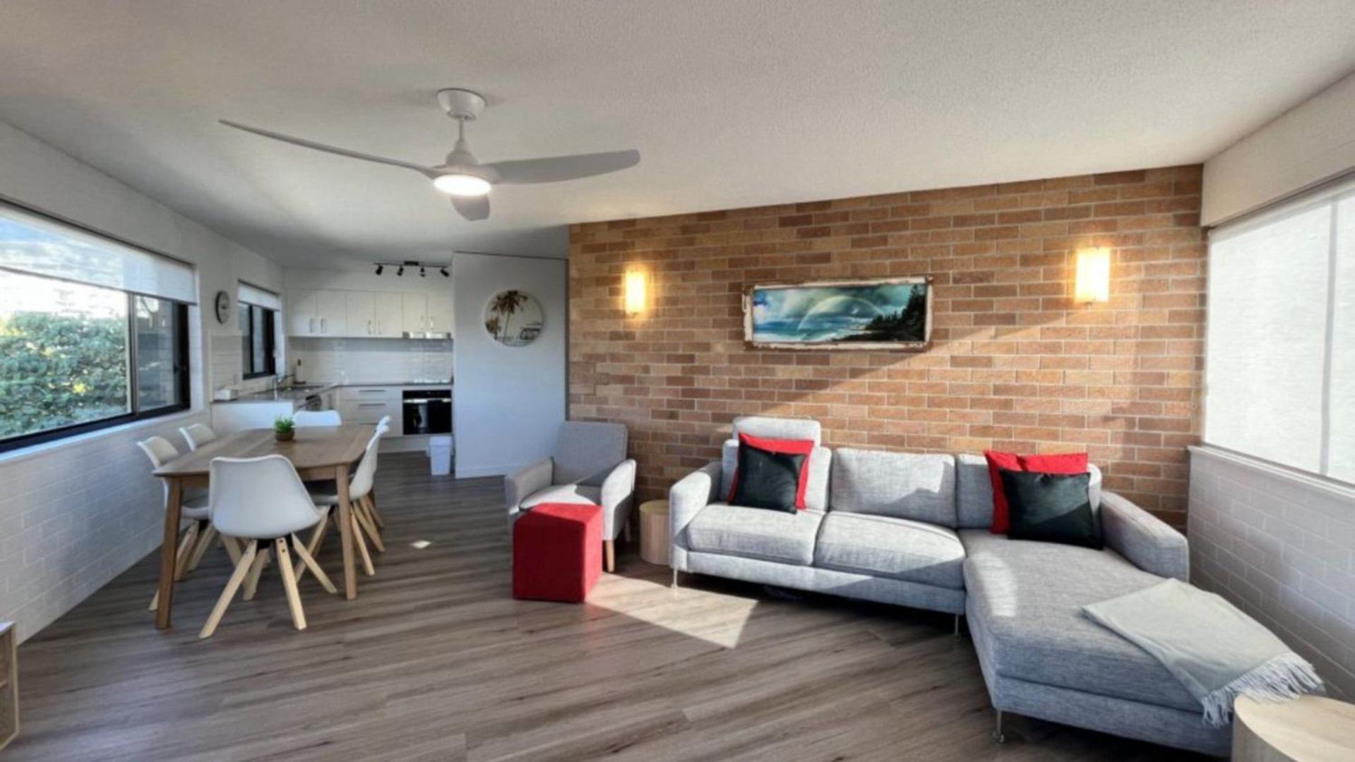 Moreton Sands Unit 1 * Caloundra