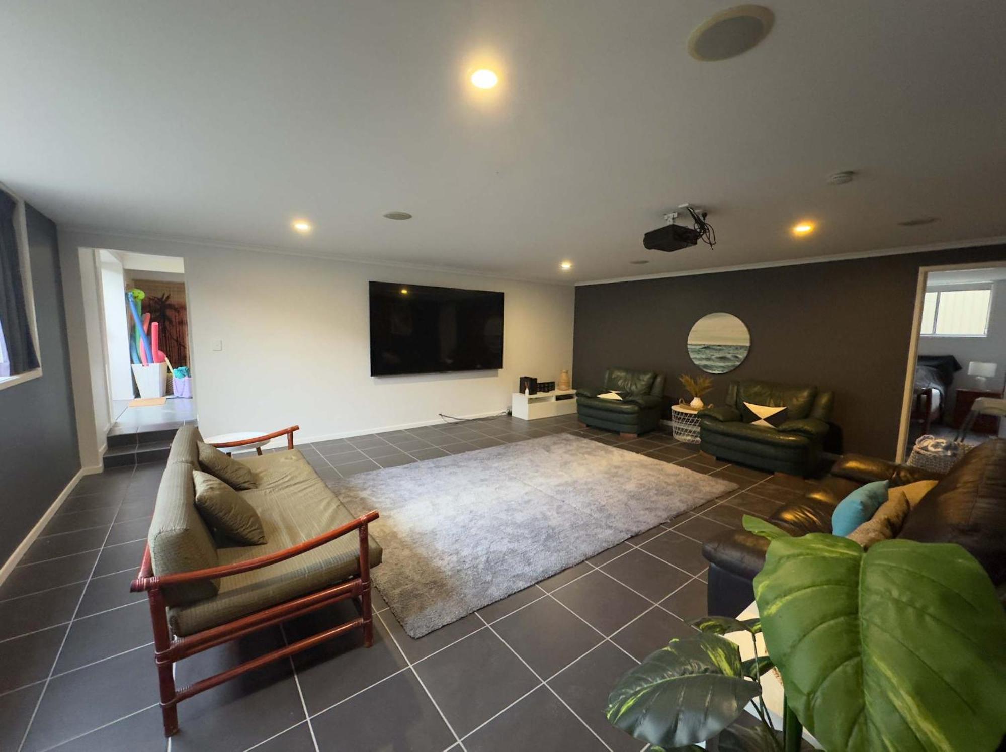 Moffat Beach, Large Families & Friends Unite Here! Holiday home *