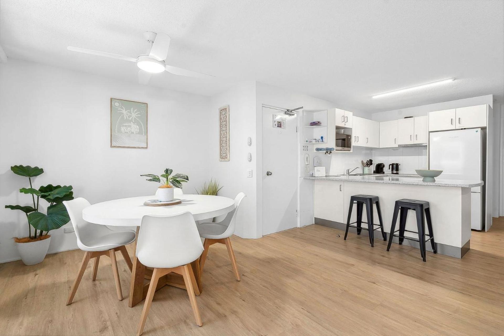 Cheltenham Unit 4 Caloundra