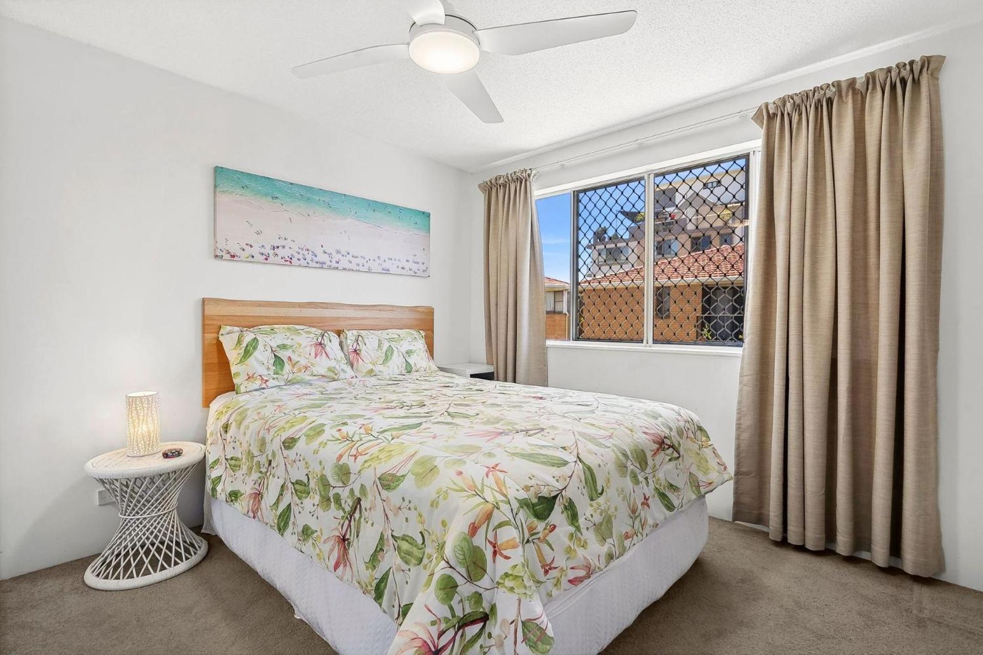 Cheltenham Unit 4 * Caloundra