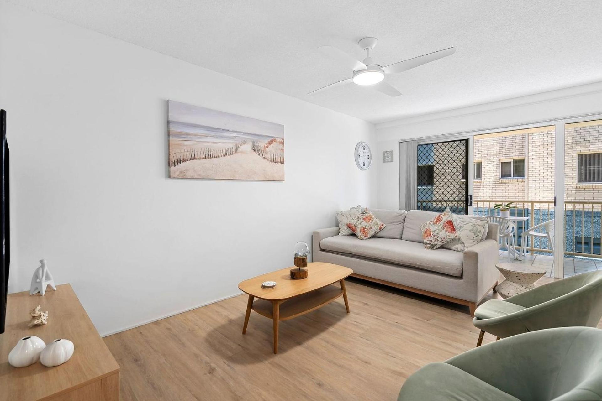 Cheltenham Unit 4 Caloundra