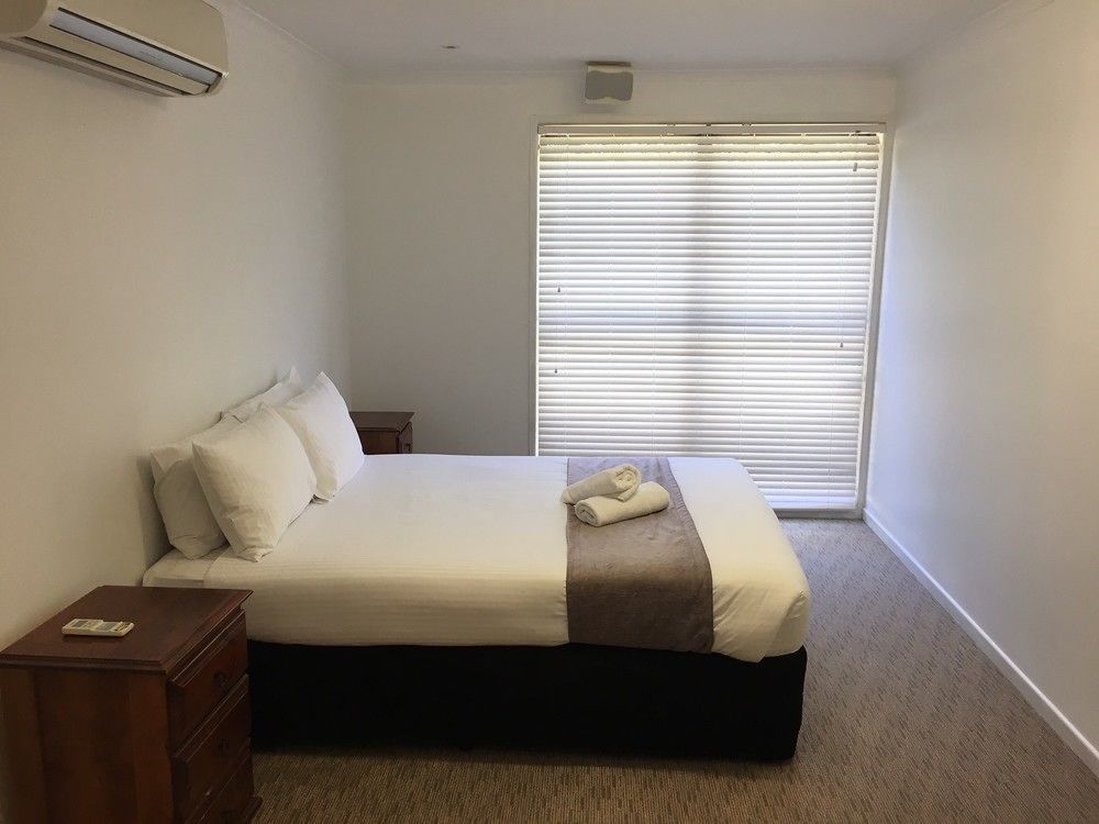 Official Aparthotel 4*