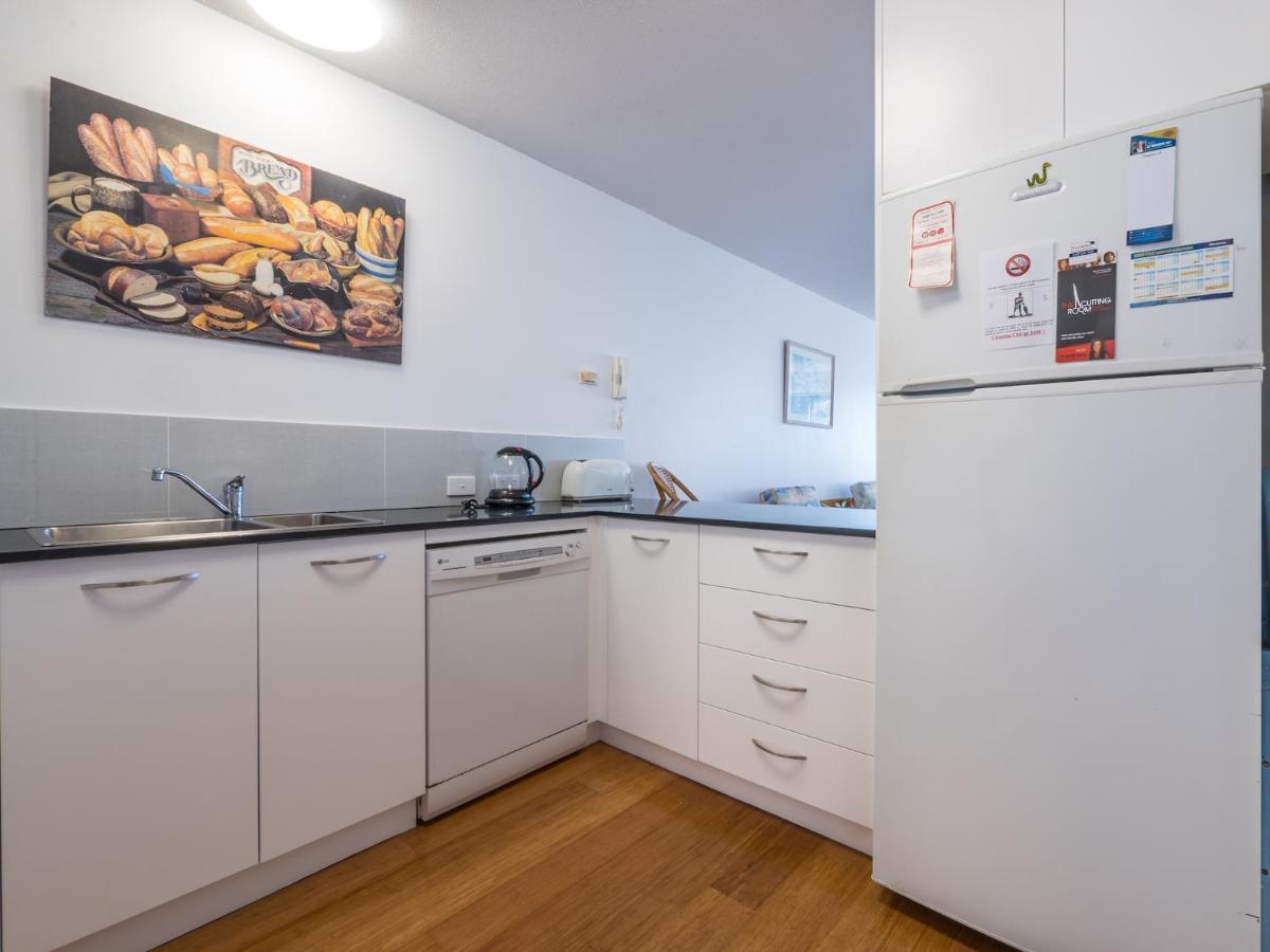 Apartment Seaspray U4 21 Warne Tce Caloundra